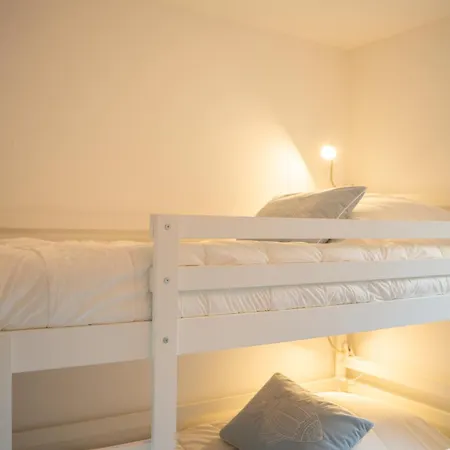 Apartamento T4 Rez De Jardin A 150m De La Six-fours Sanary