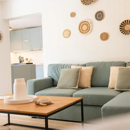 Apartment T4 Rez De Jardin A 150m De La Six-fours Sanary
